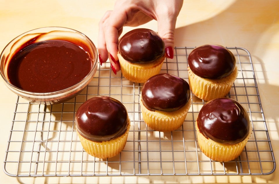 Boston Cream Pie Cupcakes - select to zoom