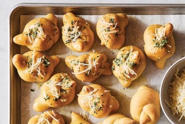 Keto-Friendly Garlic Knots