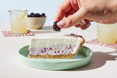 No-Churn Frozen Yogurt Pie 