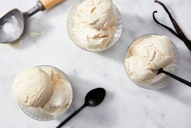 Vanilla Ice Cream made with baking sugar alternative